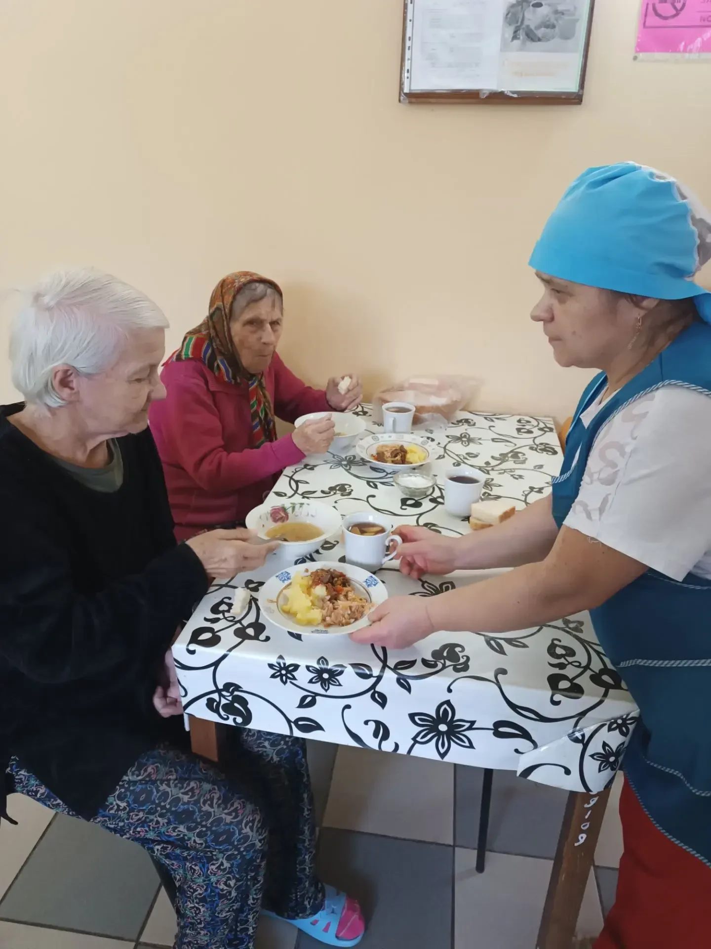 Изображение 6 к публикации «ГБУСО КЦСОН Новоазовского района»
