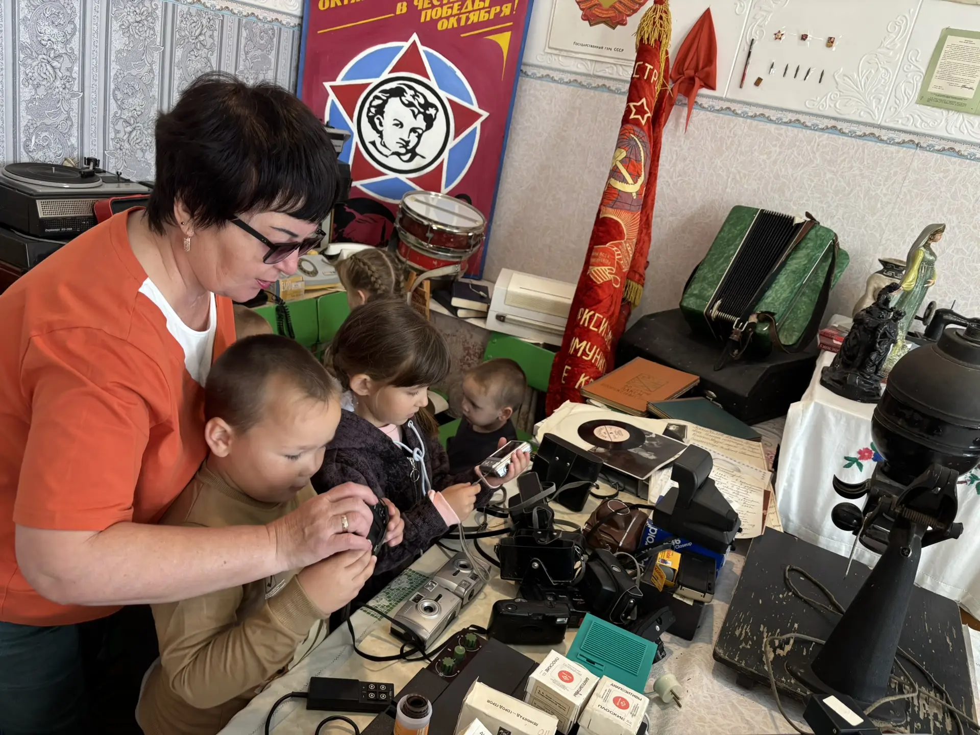 🧸 Экскурсия «Непосед» в школьный музей