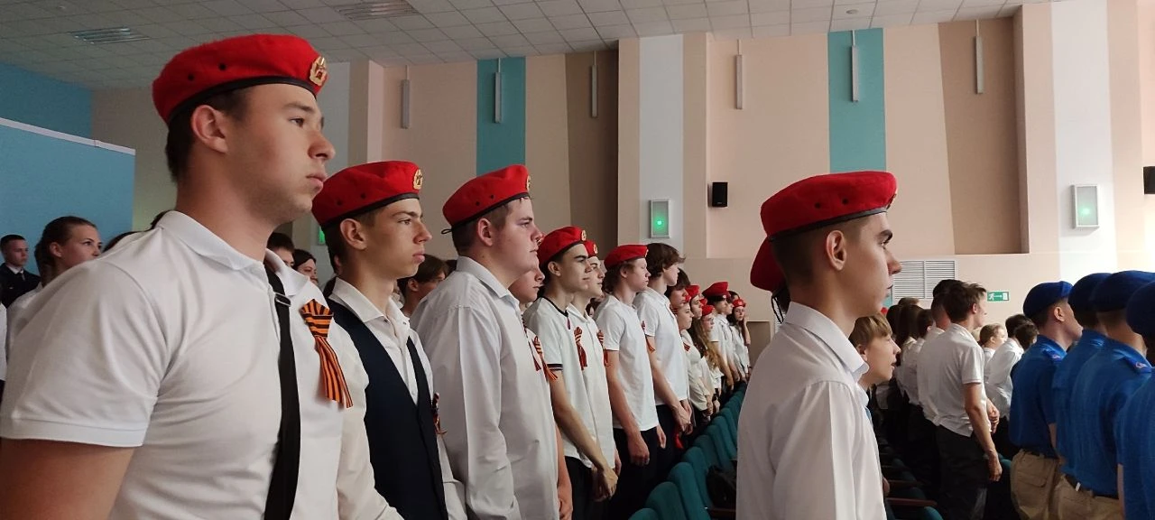 🇷🇺ГЕРОИ ОТЕЧЕСТВА🇷🇺   📌Обучающиеся 10 класса (кл. руководитель Воронина А.А.) МБОУ БГО СОШ №3 принял