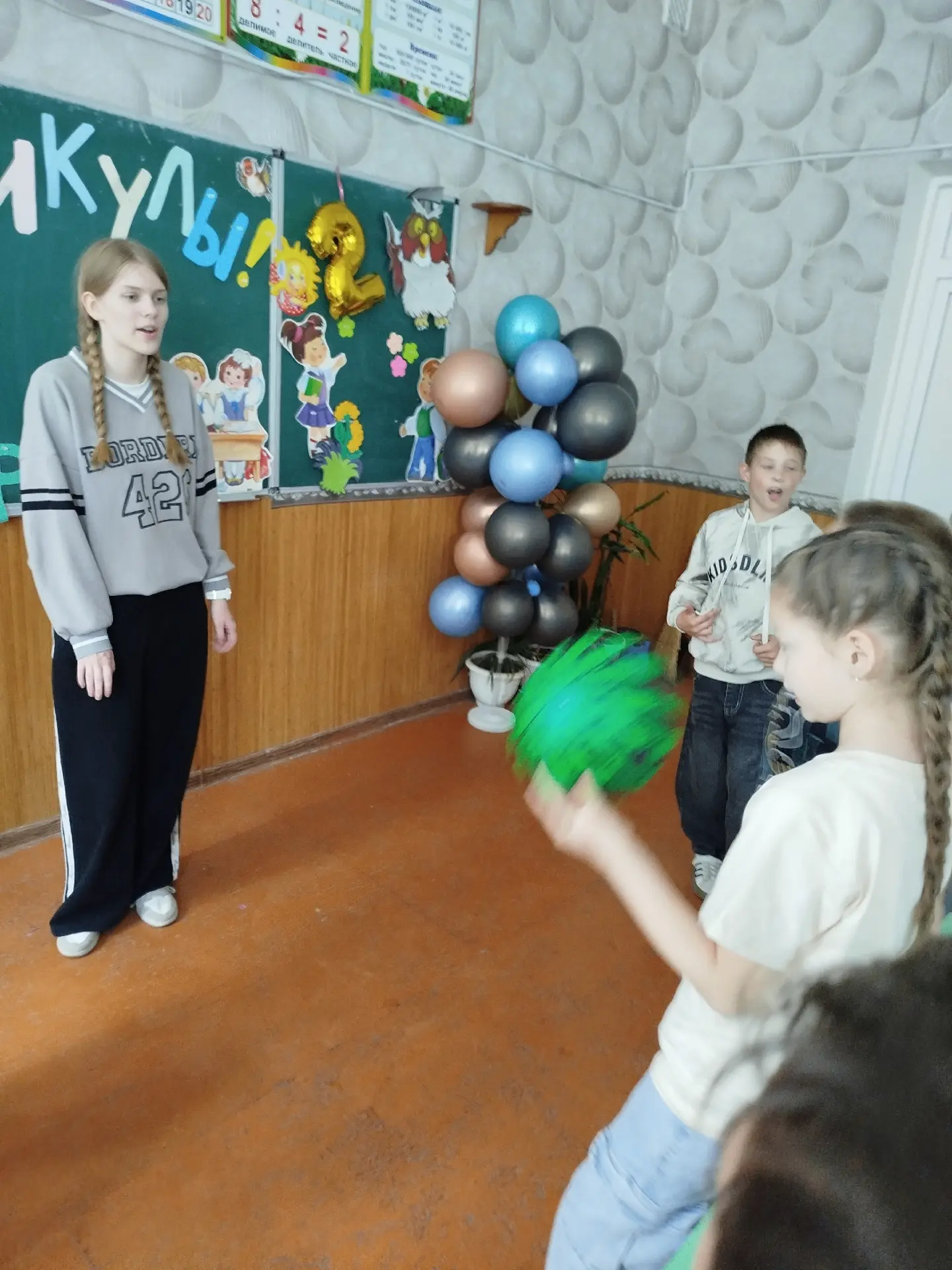 2 отряд "Веснушки", день 1
#Лагерь_Мегаполис16