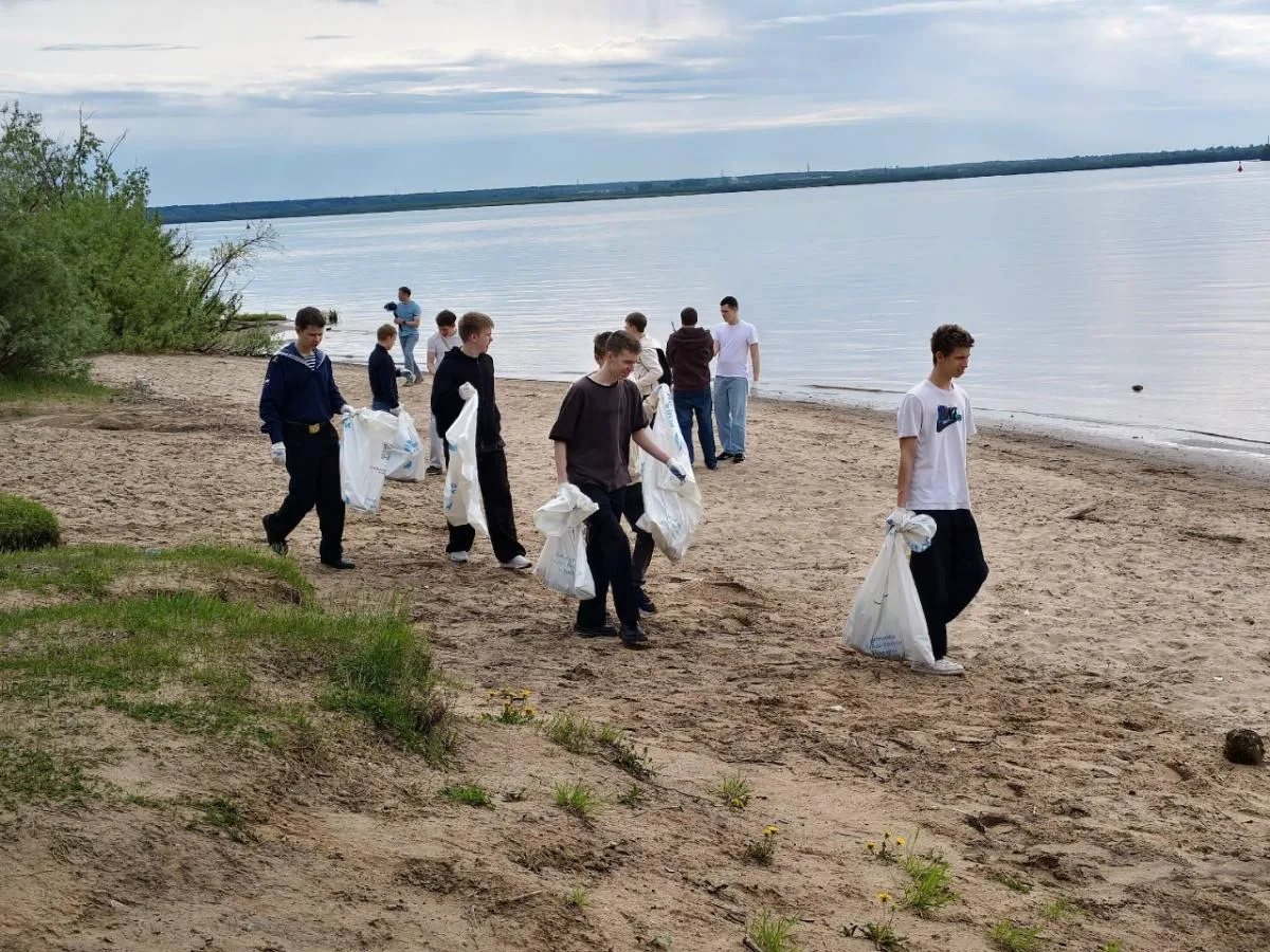 🌊 Курсанты САФУ присоединились к акции «Вода России»  Курсанты Высшей школы рыболовства и морских те