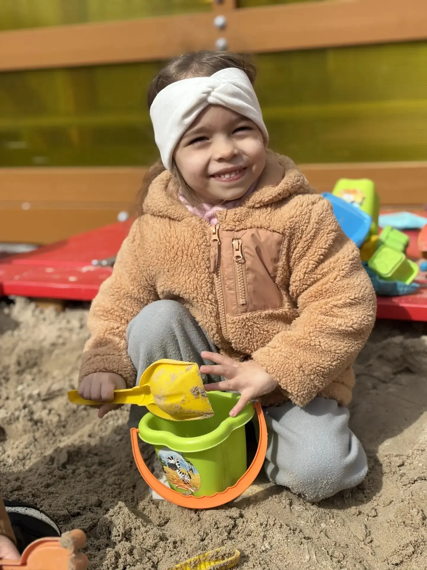 ☀В младшей группе #Осьминожки
Жили дружно малыши.
Мы играли понемножку,
Пели песни от души!
✨Мы гуля