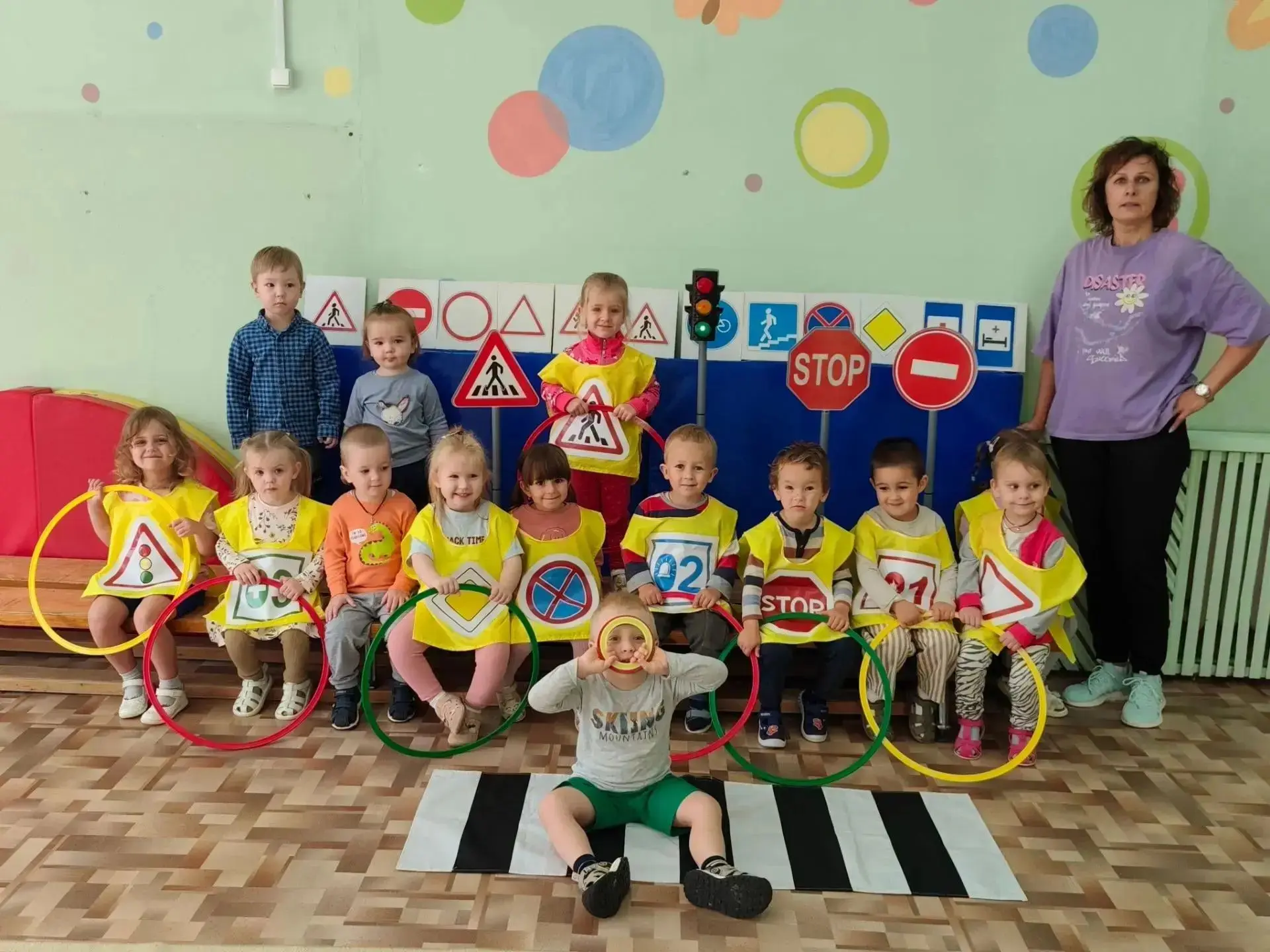В рамках месячника безопасности в дошкольном отделении "Сказка" во всех возрастных груп...