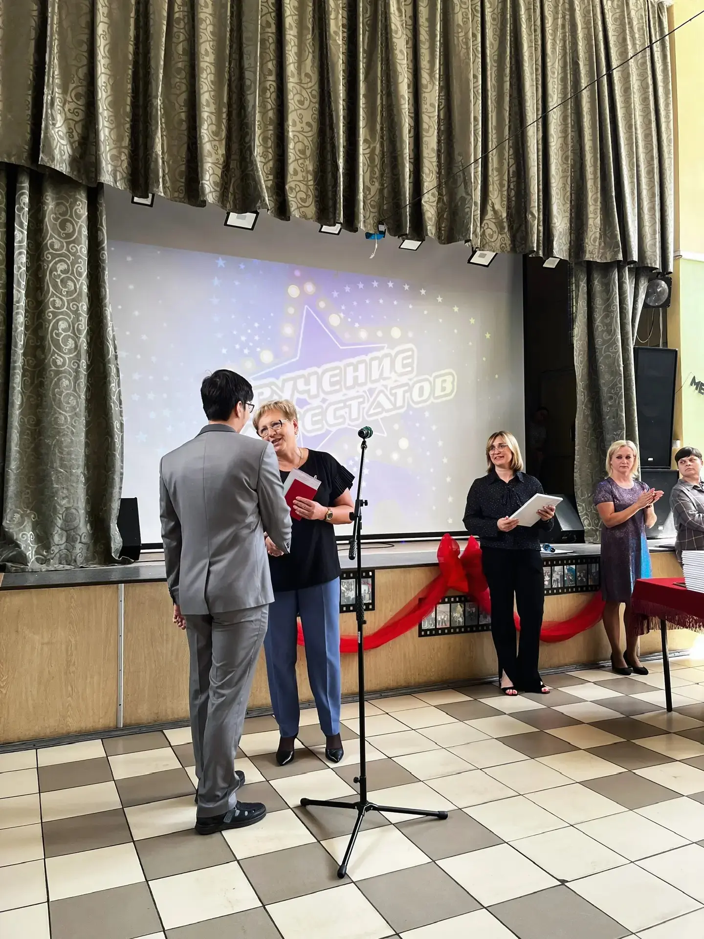 🎉Дорогие наши девятиклассники!

💫Вот и прошел этот особенный день — вы получили свои первые аттест