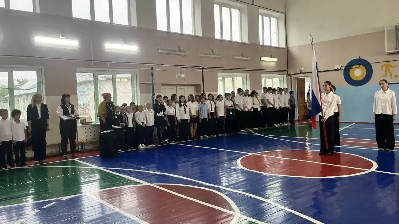 🎉 Новая учебная неделя началась ярко и торжественно! 🎉