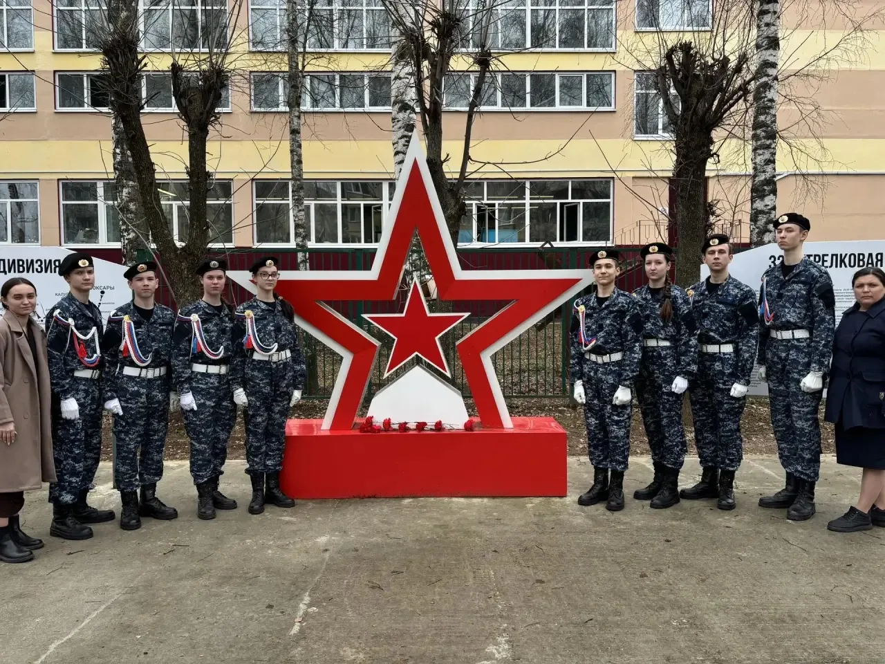 19 апреля - День памяти жертв геноцида.   В знак скорби и уважения участники ВПК «Берет» МАОУ «СОШ №
