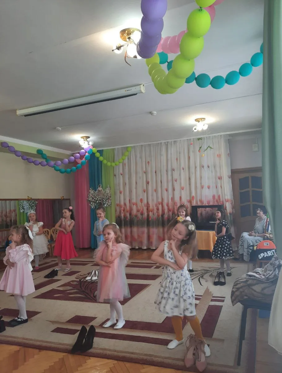 В детском саду прошли утренники, посвящённые 8 марта. Мероприятия состоялись во всех во...