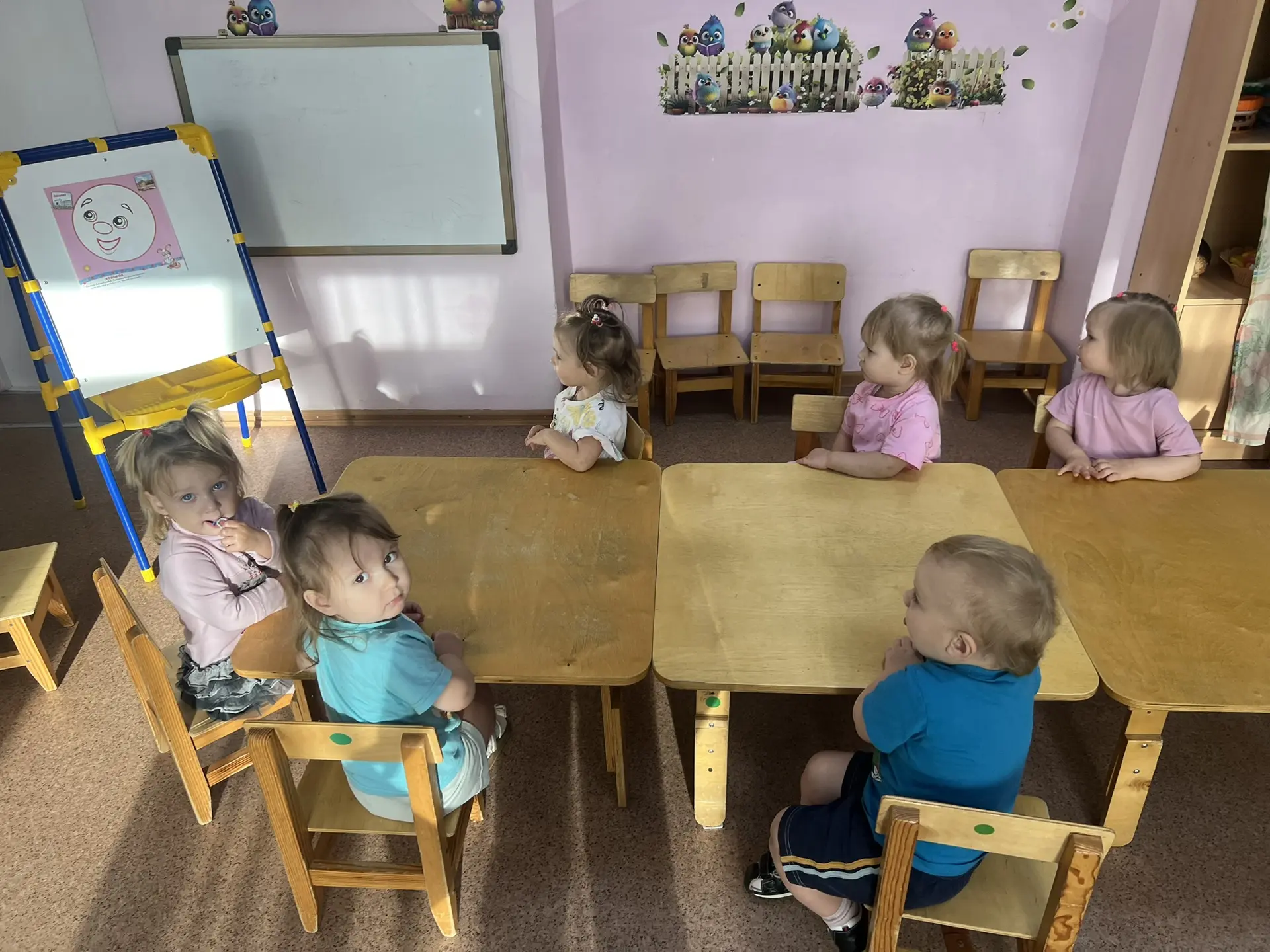 Наши маленькие творцы сегодня познакомились с пластилином и лепили Колобка! 🤭