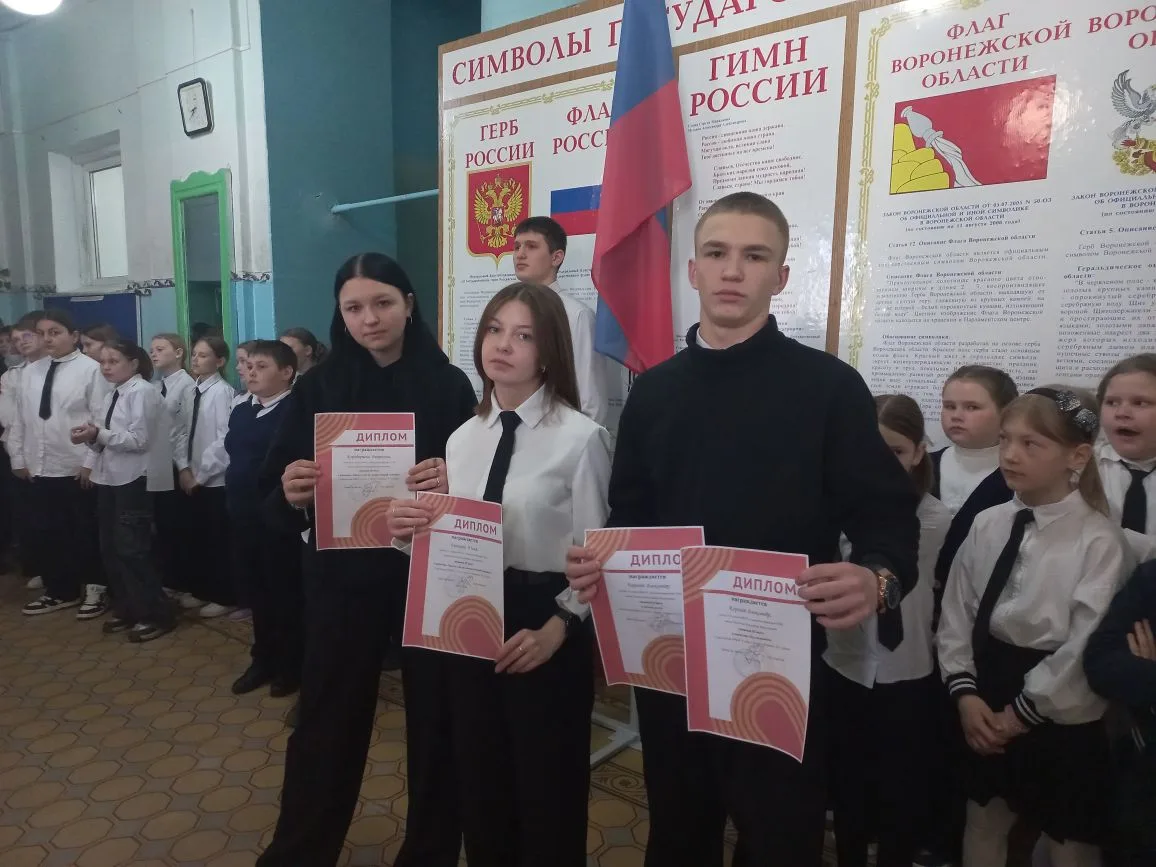 📚 Новая учебная четверть: старт с гордостью!
Сегодня утром школьная жизнь вновь закипела активность