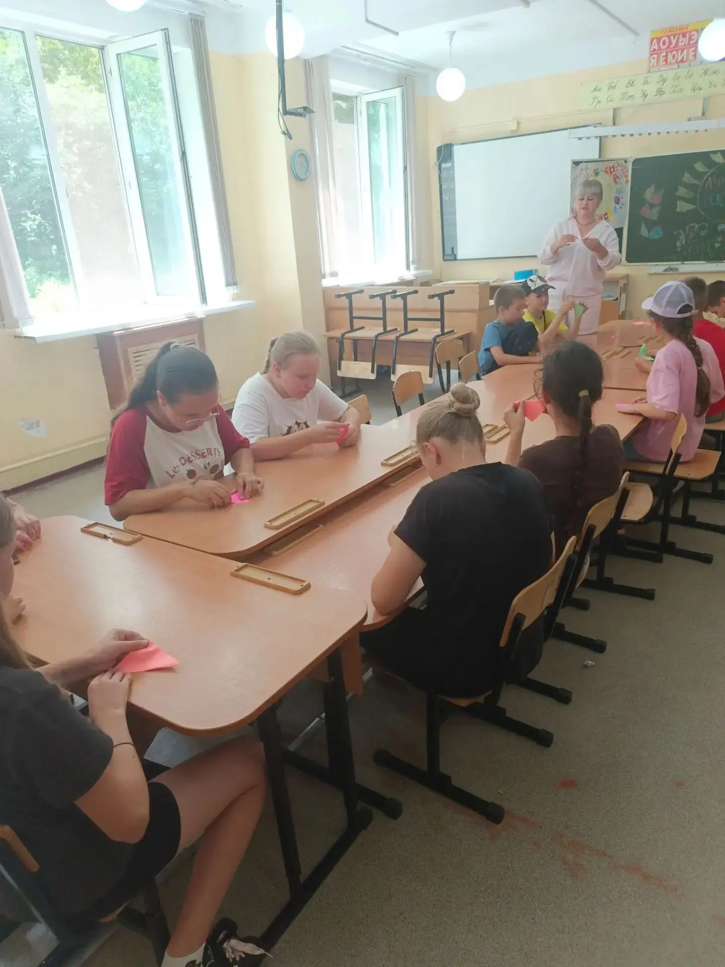 Кружок «Умелые ручки» в деле! 

🌸Третий отряд с огромным удовольствием освоил технику оригами и соз