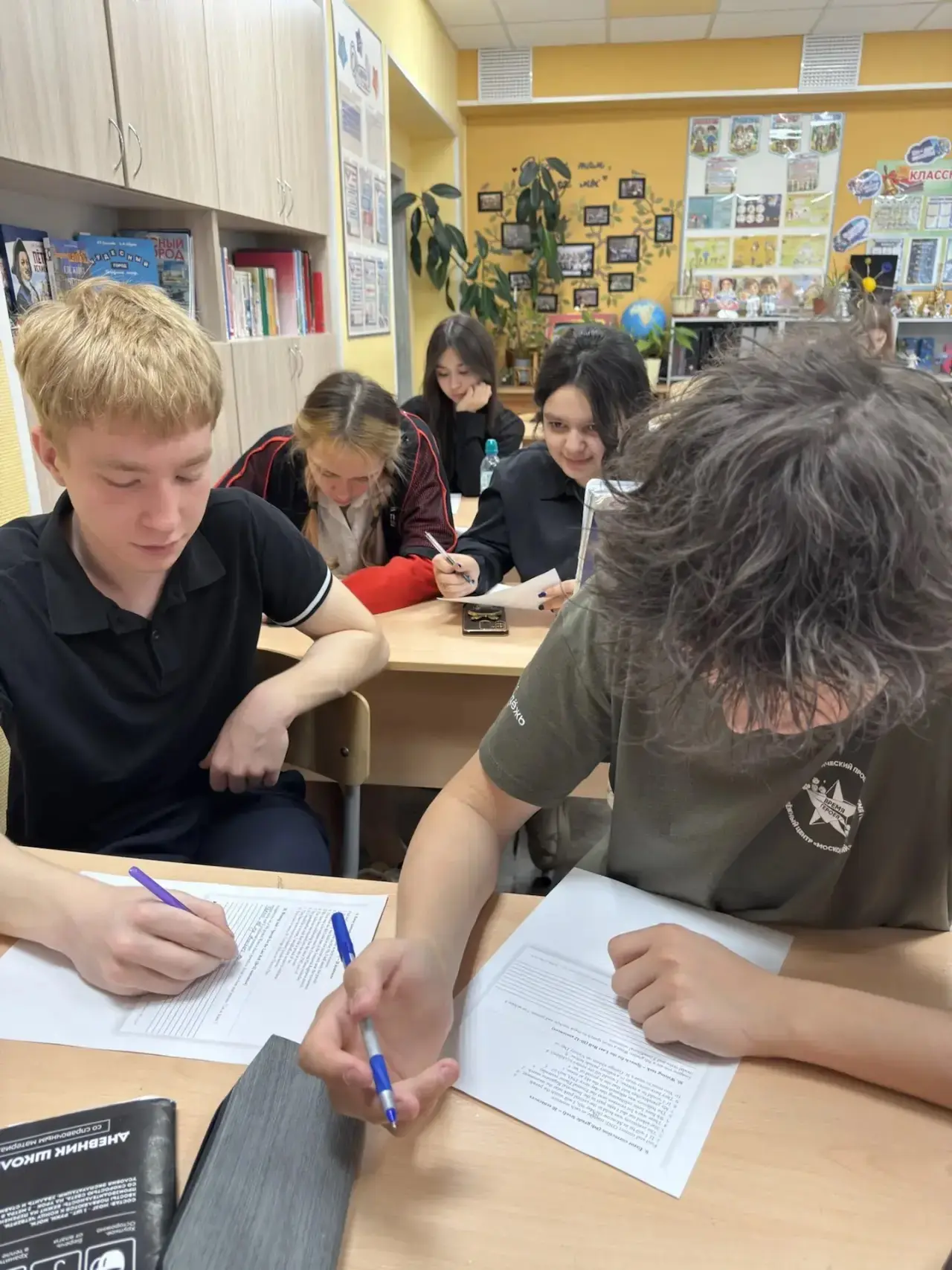 🎖️УРОКИ ПАМЯТИ 🎖️  В преддверии 9 Мая в школе прошли «Уроки памяти», объединившие учеников и педагог