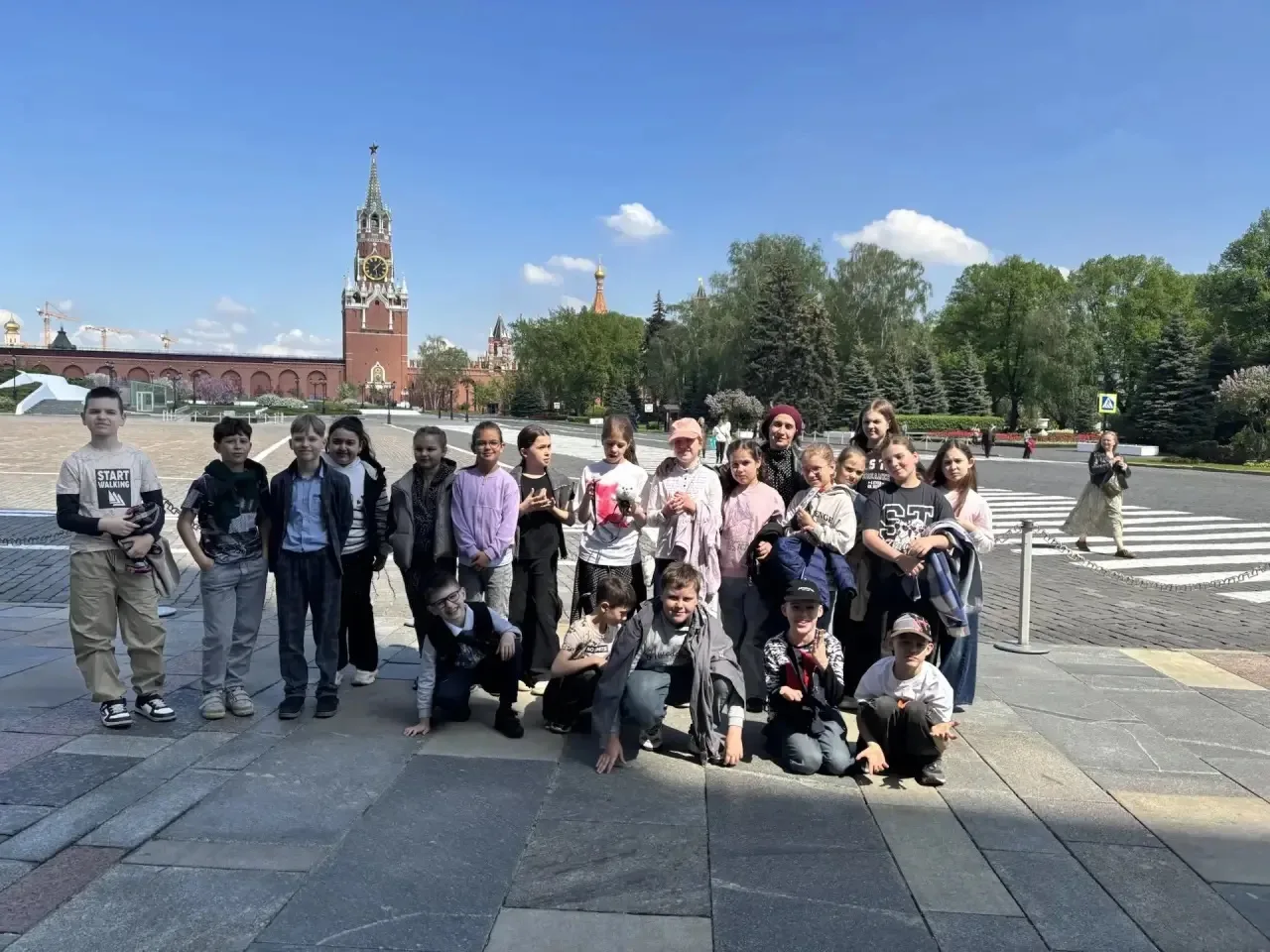 ⭐️ Экскурсия в Московский Кремль  🌿 Ученики 3 класса «Э» и 3 класса «В» классов посетили Московский 