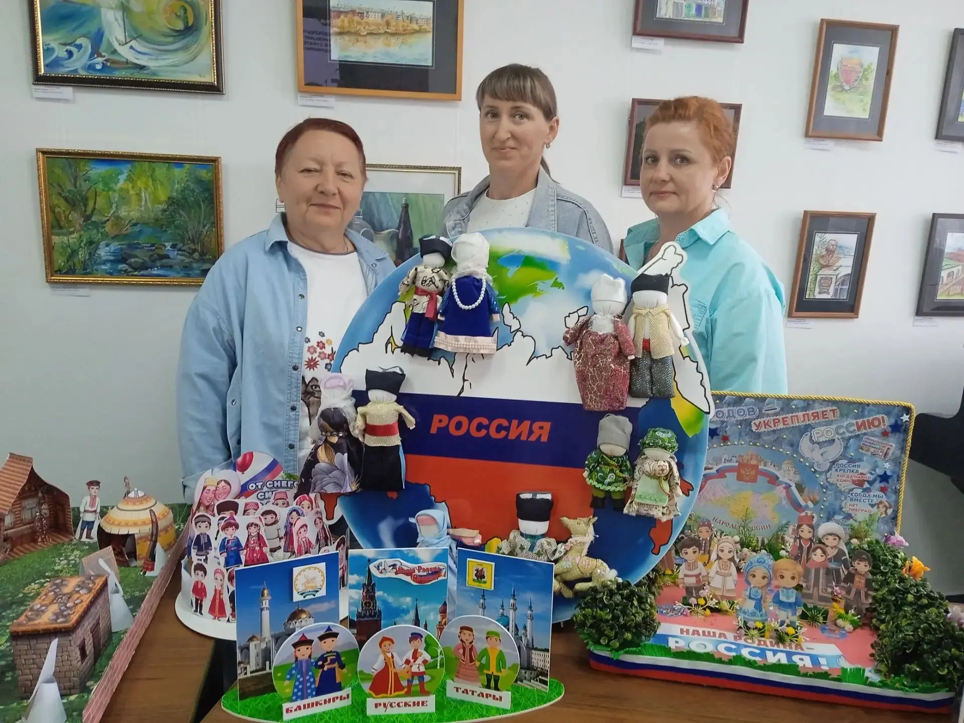 НАШИ МАКЕТЫ ПОКОРИЛИ ФОЙЕ!