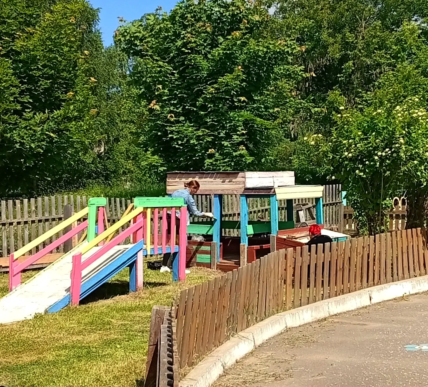 Как создаётся пространство для роста и развития малышей
☀️🌈🎈
В летние дни в нашем детском саду про