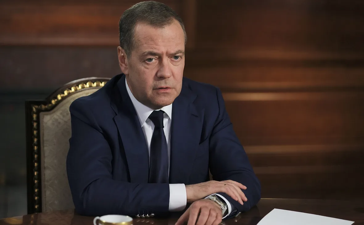 ⚡️ МЕДВЕДЕВ: ЗАПАД ДОЛЖЕН «ПОЖИНАТЬ ПЛОДЫ» РАЗРЫВА ОТНОШЕНИЙ С РОССИЕЙ