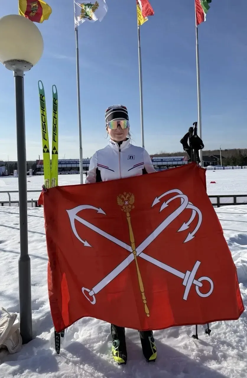 🔝 Никита Гребенкин — победитель XIII зимней Спартакиады по лыжным гонкам!  🥇 Спортсмен СШОР по ЛВС з