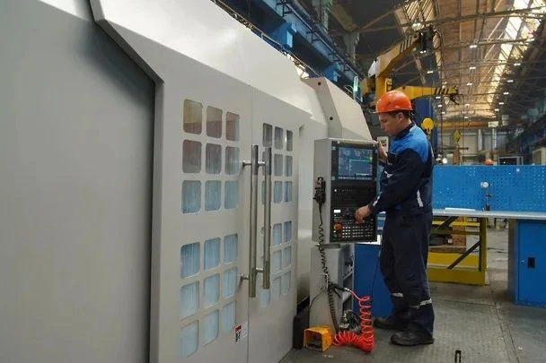 Новочеркасский электровозостроительный завод, входящий в состав Трансмашхолдинга, напра...
