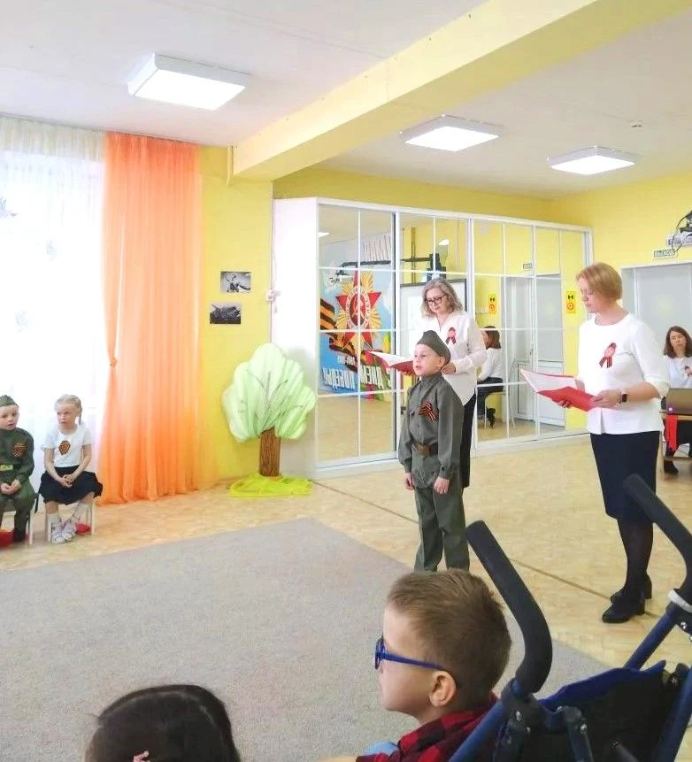 Сегодня мы приняли участие в Фестивале чтецов "Этот День Победы", который проходил в детском саду № 
