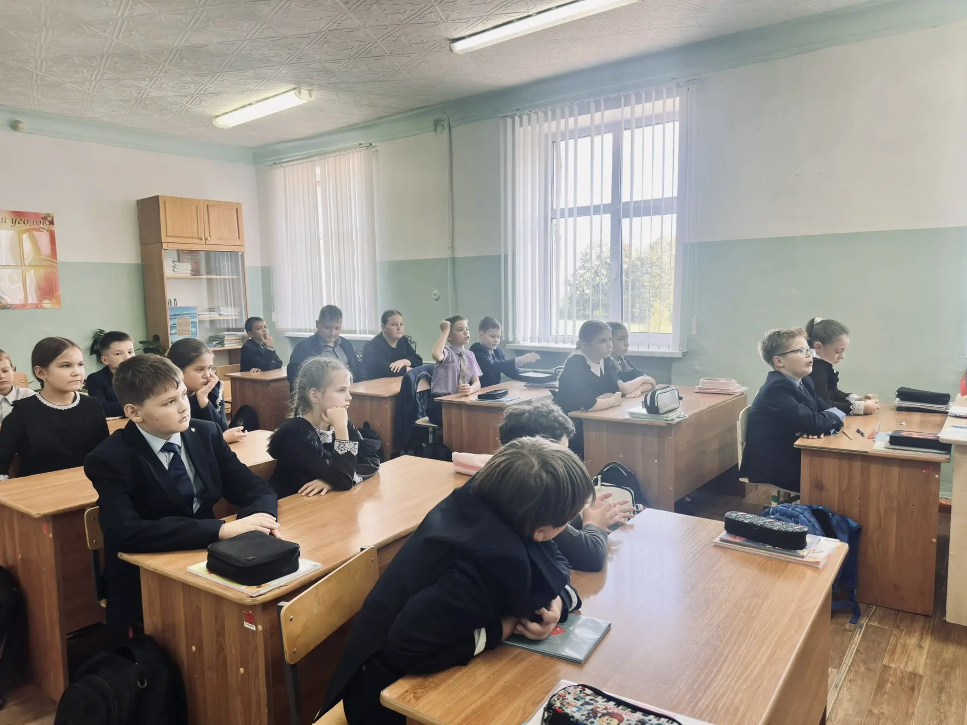 🕯 «Прерванный урок»: Час памяти в 4 «Б» классе ко Дню солидарности в борьбе с терроризмом