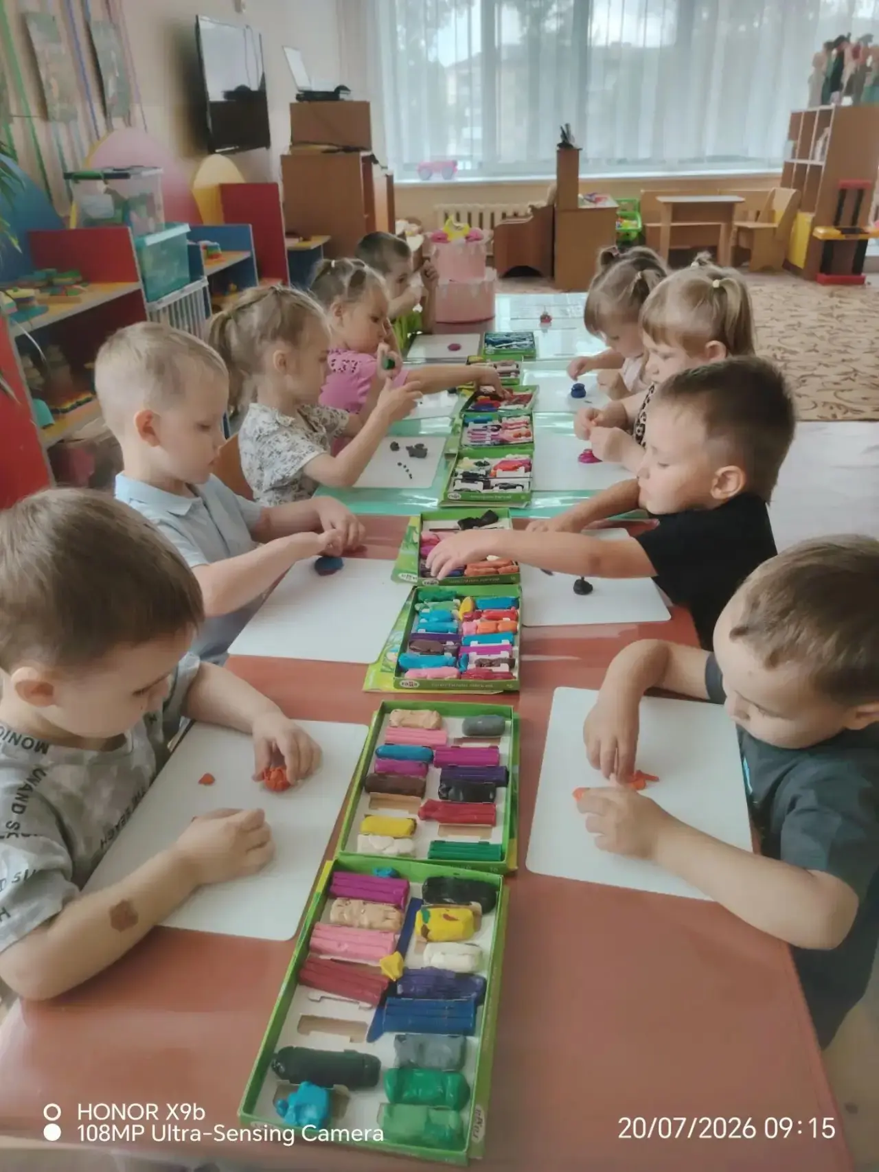 В группе №9 прошёл настоящий кулинарный праздник! 🍰 Малыши с увлечением лепили свои собственные тор