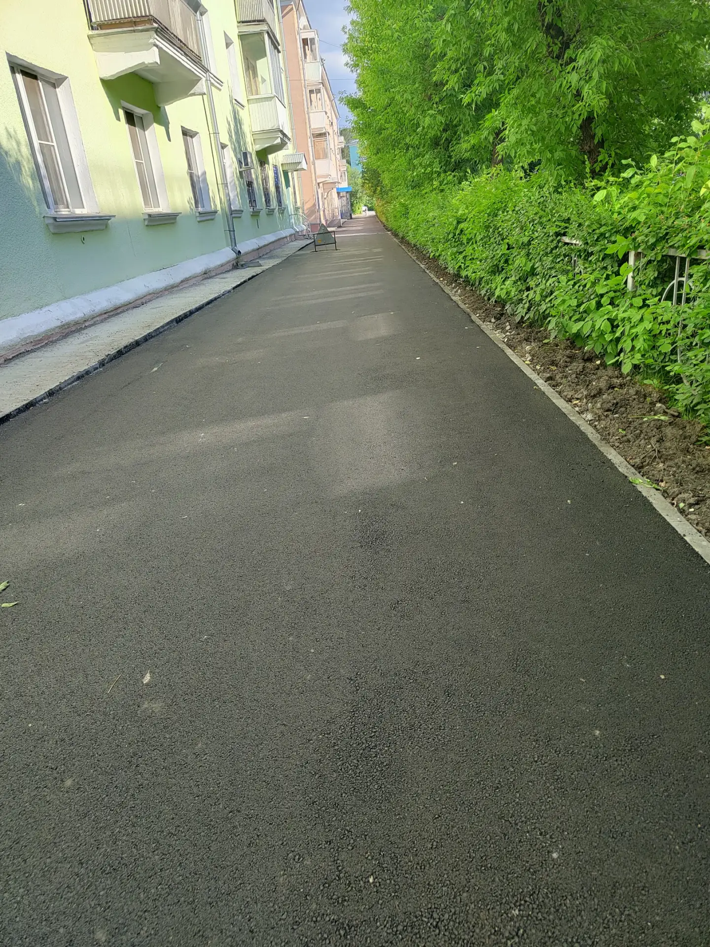 Свеженький, ровненький, аккуратненький - тротуар на улице Васильева. Красота!

Снежинск.События