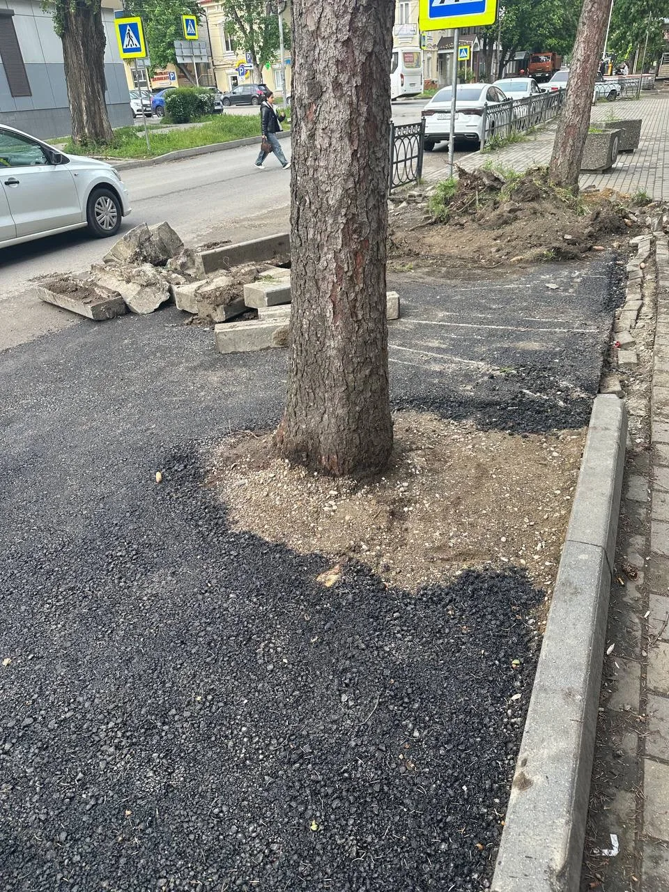 От подписчиков: 💬Добрый день, высылаю фотографии парковочных карманов вдоль дома по адресу Октябрьск