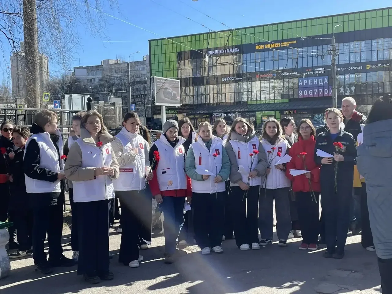 🚀🥀 Память в сердце каждого «Первого»  В преддверии Дня космонавтики наши активисты Движения Первых п