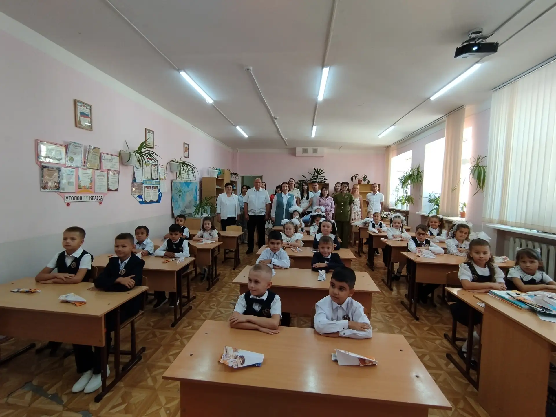 🎉 Дорогие ученики, уважаемые педагоги и родители Волгодонского района! Поздравляю вас ...