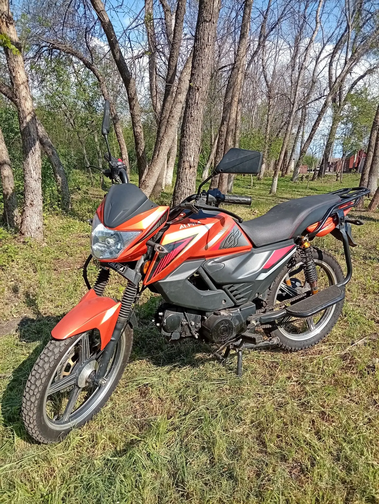 Продам 
Alpha RS12 CHAMP
Цвет Золото, объем по талону 49.9 см³, а по факту 125
Пробег 1838 км. На эт
