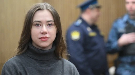 Саша Митрошина не повторит судьбу Блиновской.

Саша тоже блогерка с миллионами подписчиков. Вела мар