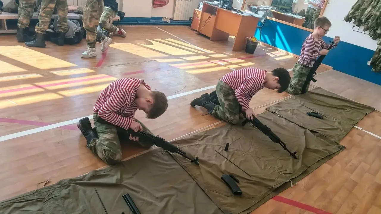 🌟🇷🇺 Дорогие друзья! 🇷🇺🌟  С радостью сообщаем, что кадетский класс нашей школы активно готовится к уч