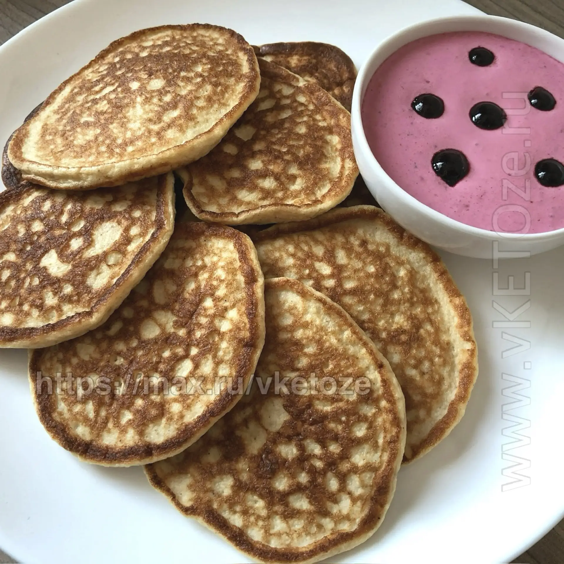 Кето-оладьи 🥞  Приветствую всех любителей кето-выпечки! Сегодня поделюсь с вами рецептом невероятно 