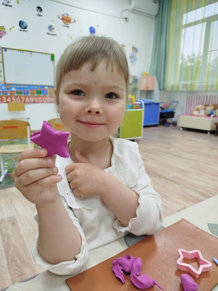 Лепка из воздушного пластилина — это веселое развивающее занятие для детей.Ребёнок не т...