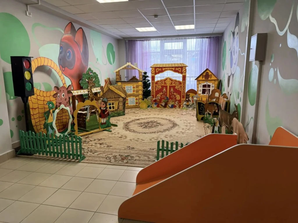 Новый двухэтажный детский сад на улице Декабристов в Петровске-Забайкальском, который был построен в