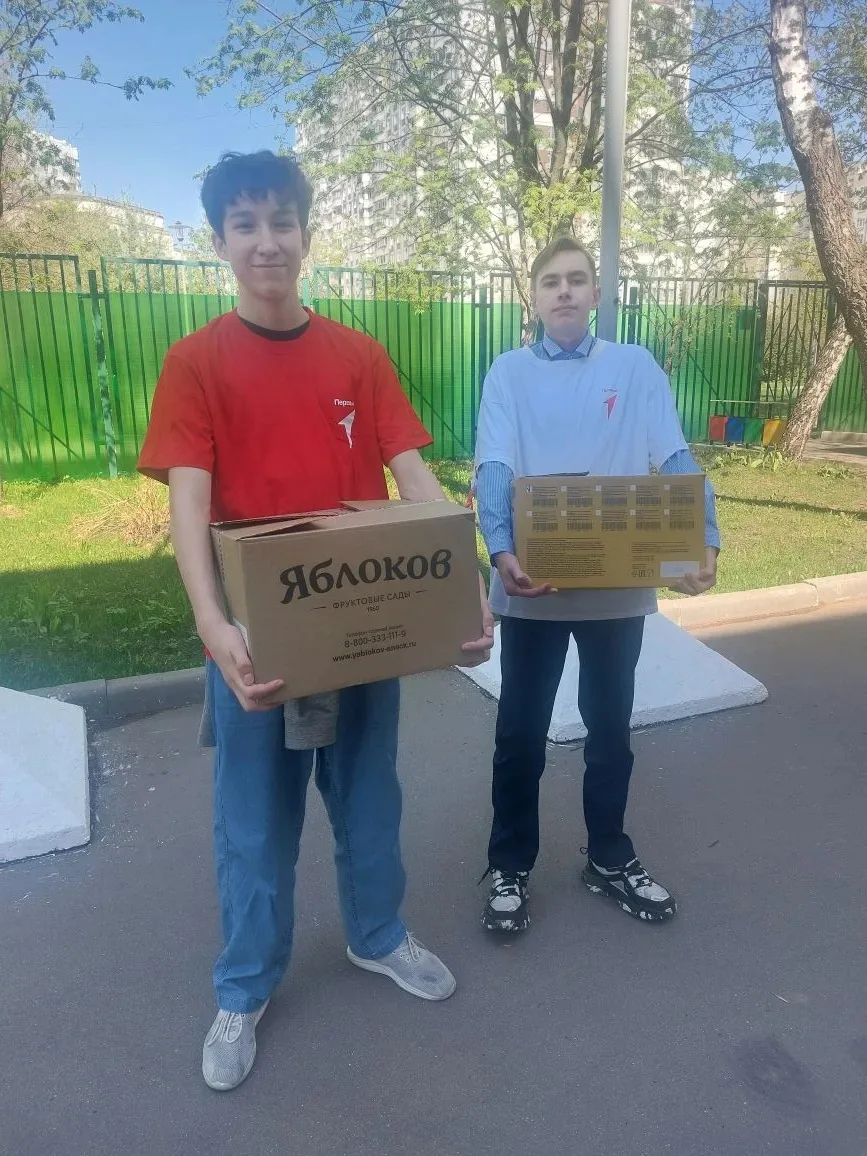 «А я еду не на дачу, Не в кино, и не в музей. Еду я в приют собачий Навестить своих друзей» 🐶 Елена 