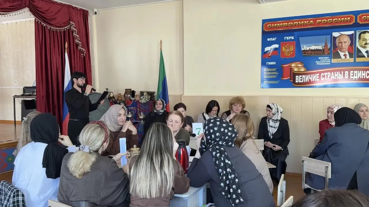 Сегодня в МБОУ «Лицей №51» состоялся городской семинар на тему «Педагогическая мастерская. Интеракти