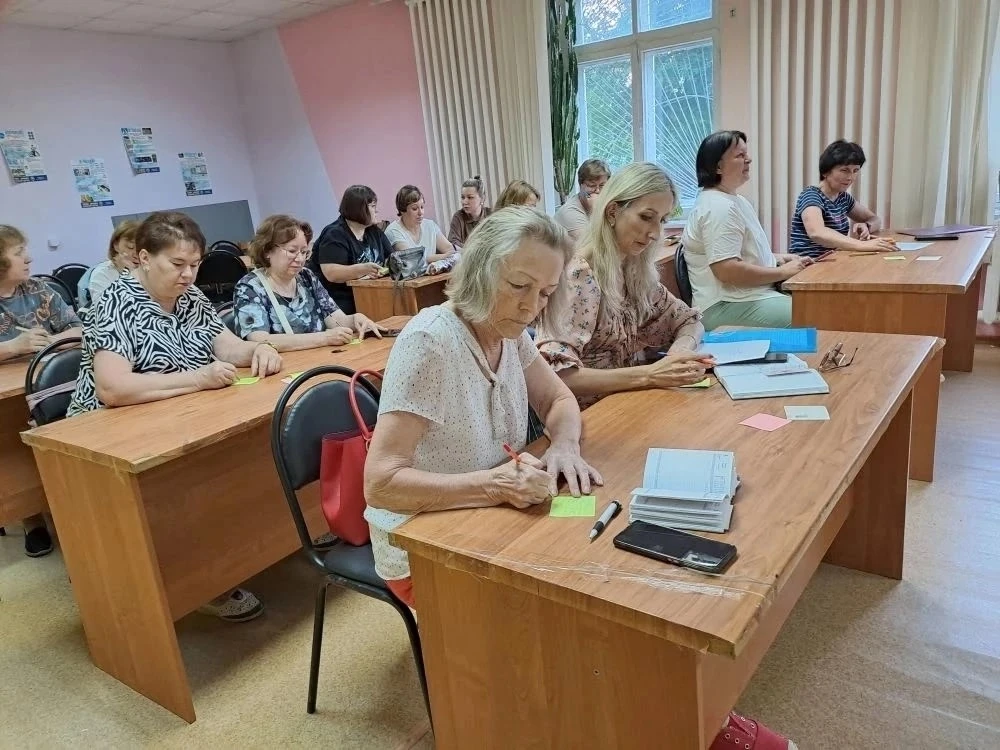 📆 10 июня методист информационно-методического центра Л.А. Васильева провела итоговое совещание с р