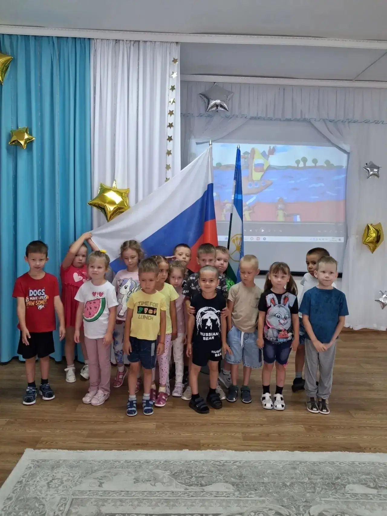 Белый – облако большое,