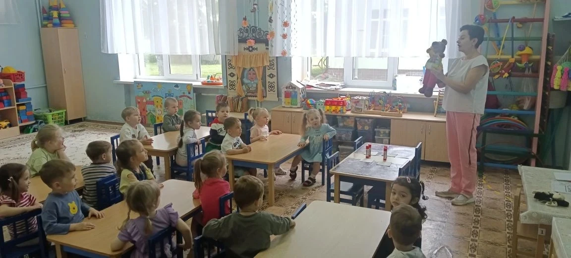 📢🧸Мишка-косолапый отмечал 🇷🇺День России у малышей!

🇷🇺😊Чтобы сделать знакомство с праздником 