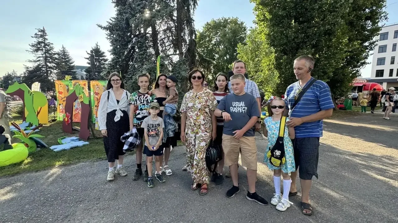 🎉 Семья — это счастье, семья — это дом! 🎉

🌼 Сегодня, 8 июля, в Тамбове в сквере Музыкантов прошл