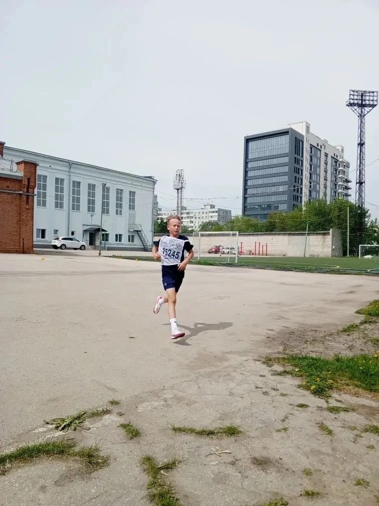 🏋️‍♂️ Продолжаем сдавать нормативы ГТО: золото — наш выбор! 🥇 Движение — жизнь, а спорт — путь к усп