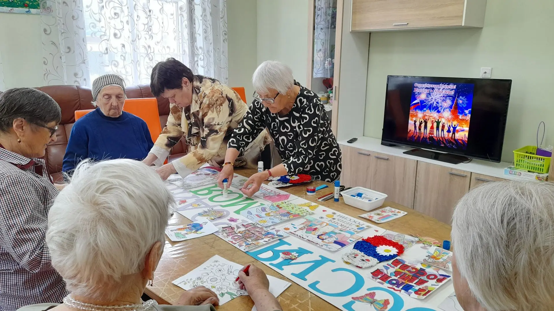 В полустационарном  социально-реабилитационном отделении (г.Богородицк) прошла информационно-развлек