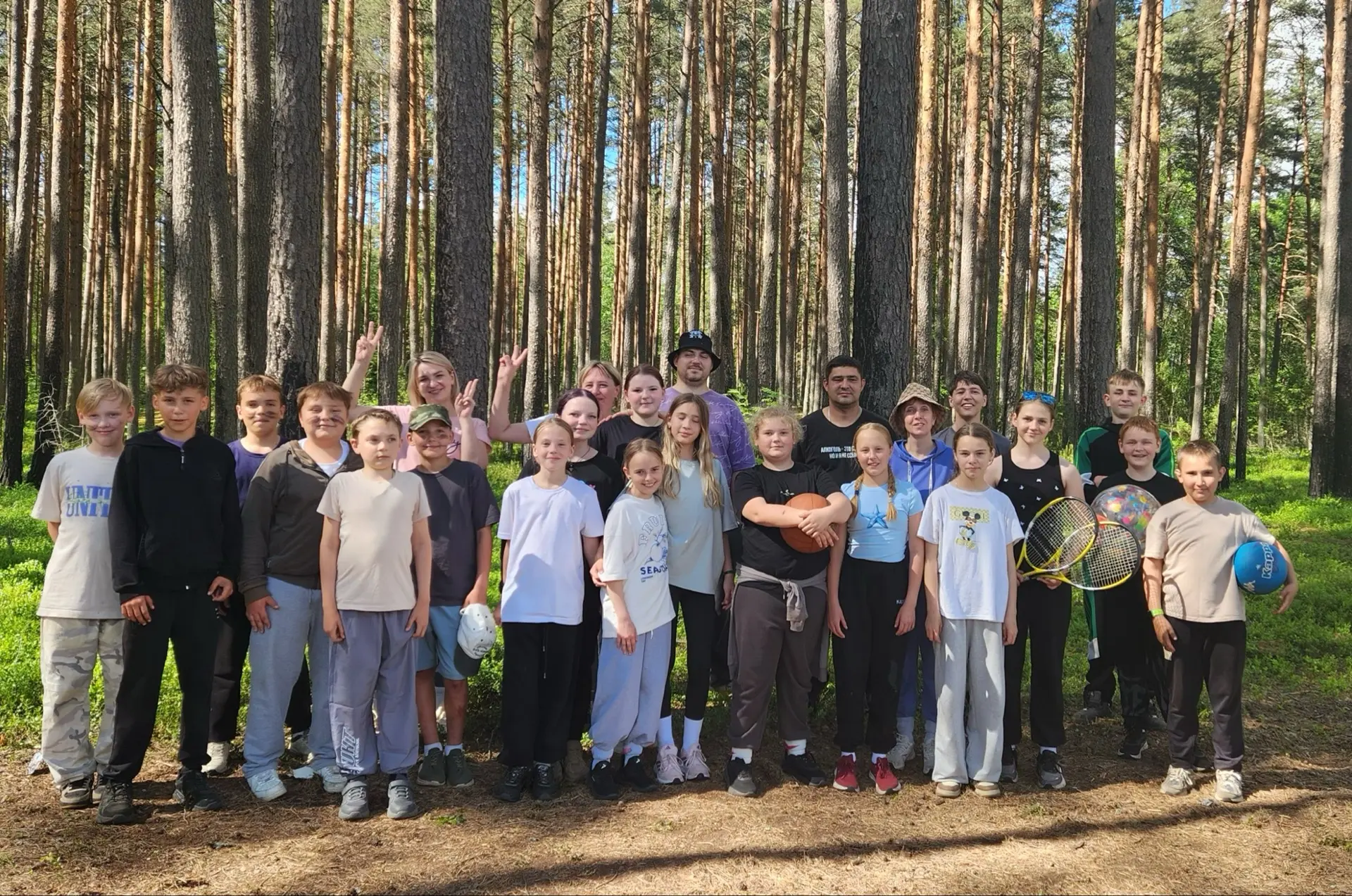 🔥 5 «А» в походе: каникулы стартовали с приключений

7 июня, в народном календаре -  Иван-Медвяные 