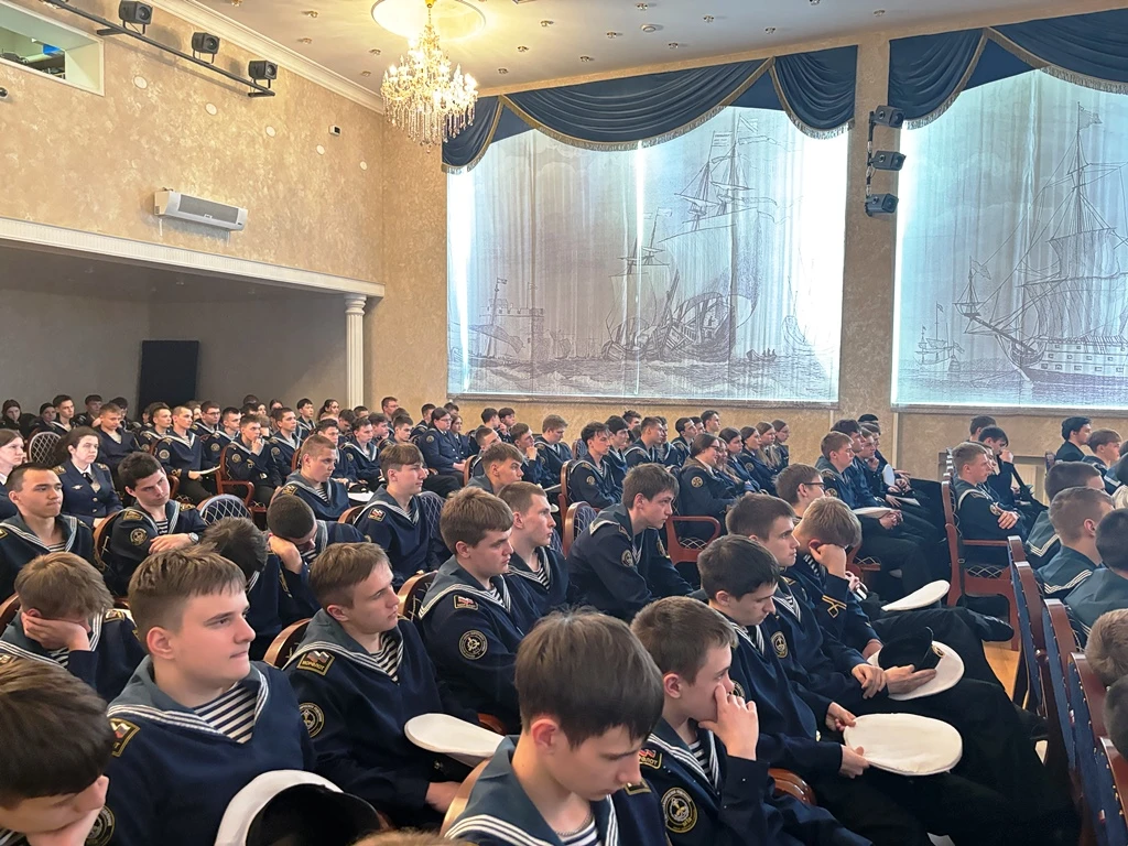 🎶 В Морской технической академии имени адмирала Д.Н. Сенявина прошла трогательная литературно-музыка