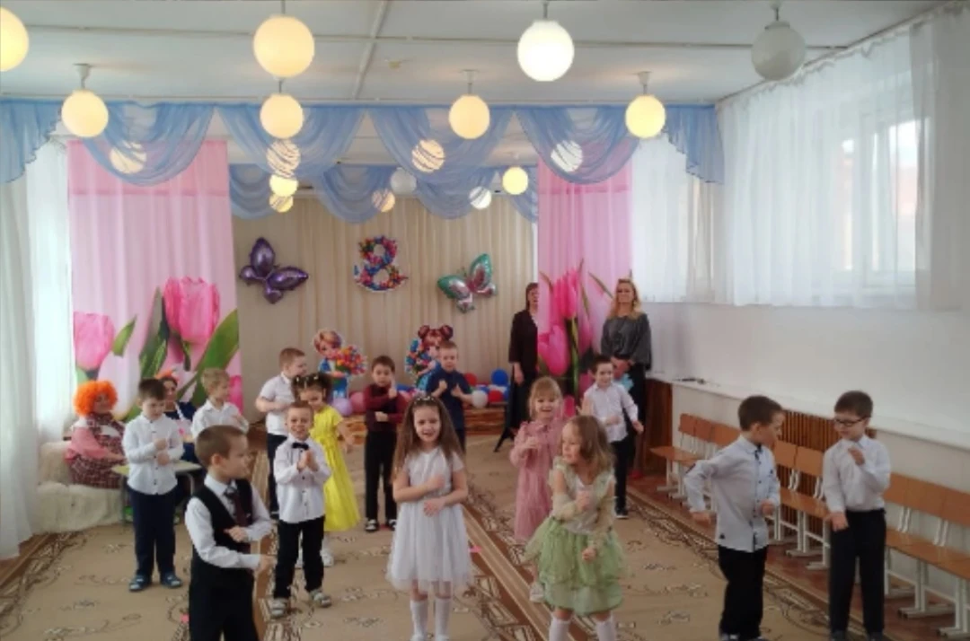 Сегодня в нашей группе "Золотой ключик" царила атмосфера праздника! Наши замечательные ...