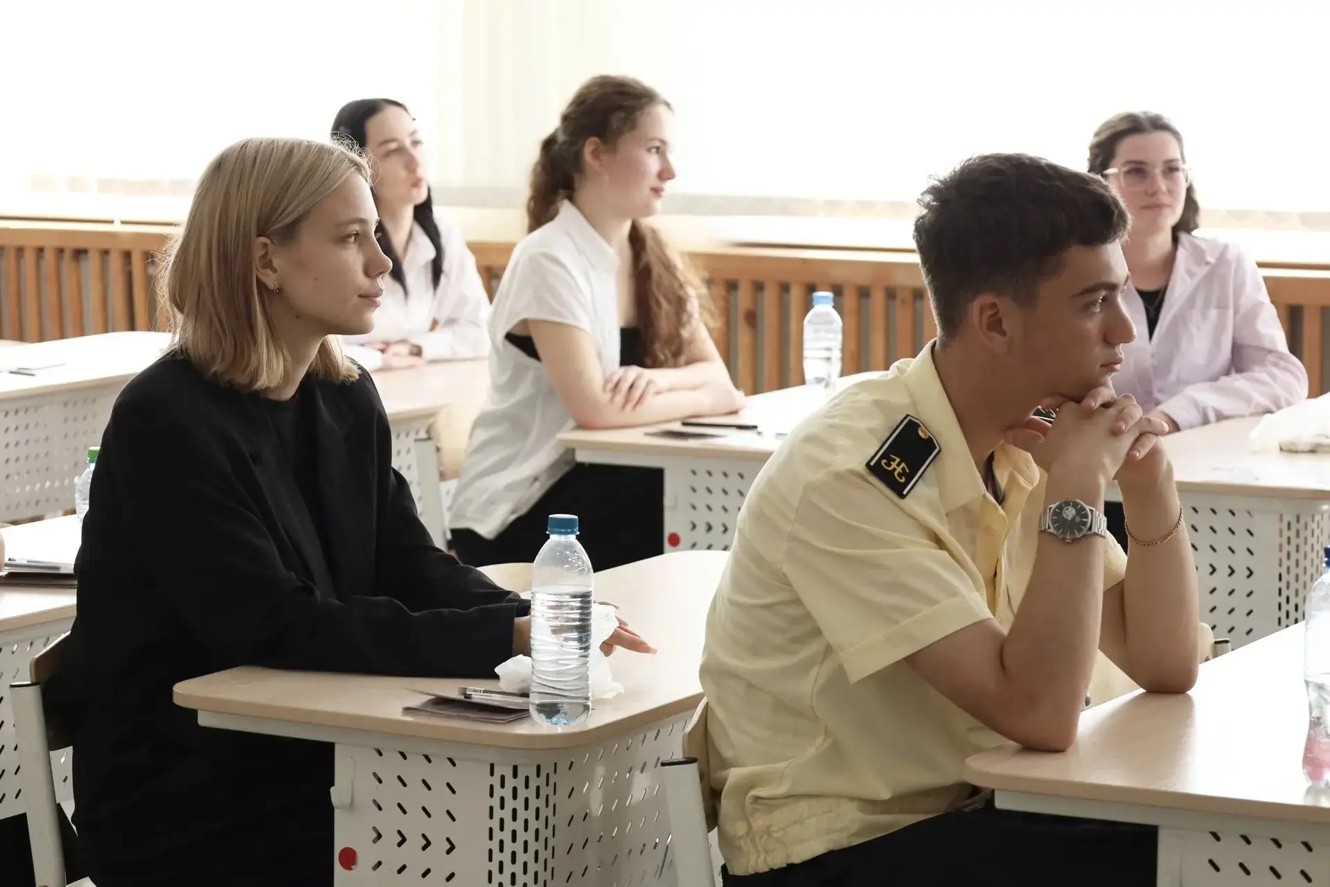 Сегодня в Севастополе проходит ЕГЭ по русскому языку. Это самый массовый экзамен, на сд...