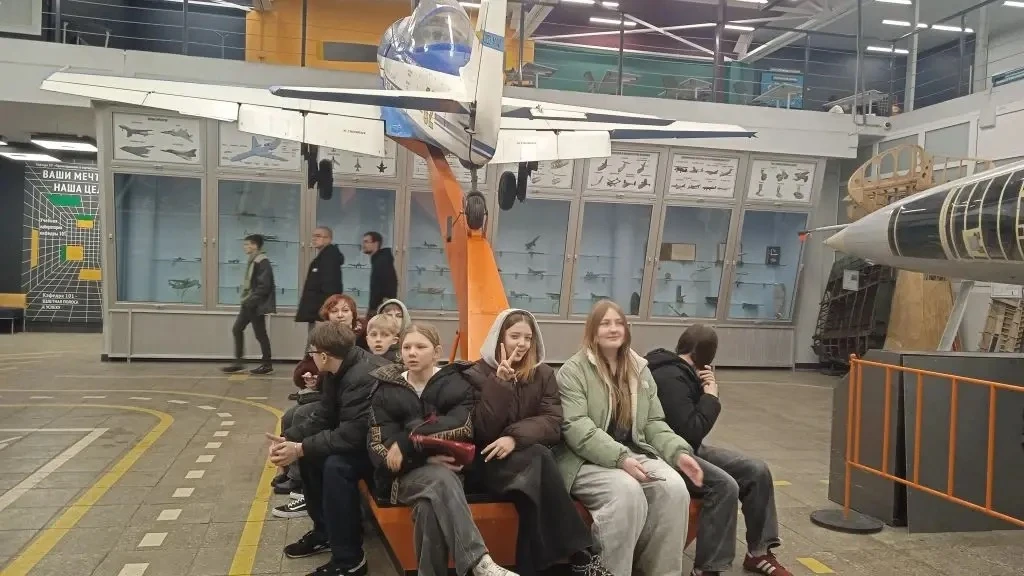 Экскурсия учащихся 7 «А» и 7 «В» классов в Московский авиационный институт (МАИ) Ученики 7 «А» и 7 «