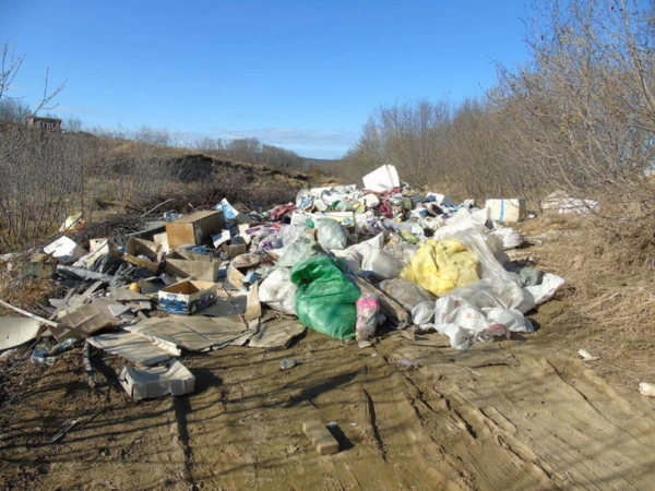 В Магадане ликвидирована несанкционированная свалка в жилом квартале на улице Зайцева