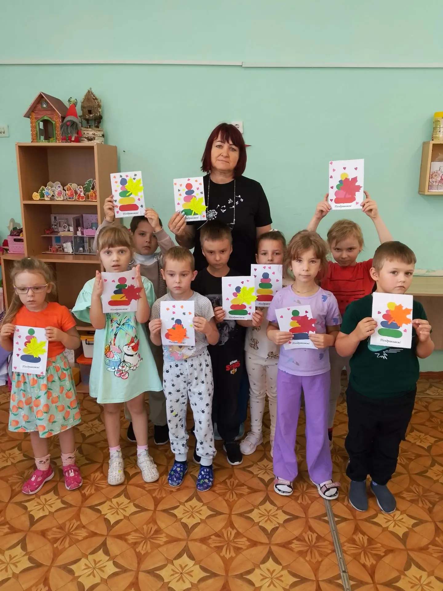 Ребята из кружка "Рукоделие" дошкольной группы детского сада "Солнышко" поздравили свои...