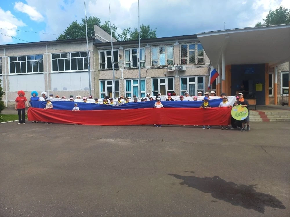 Сегодня в лагере дневного пребывания "Аистёнок" была проведена творческая игровая прогр...